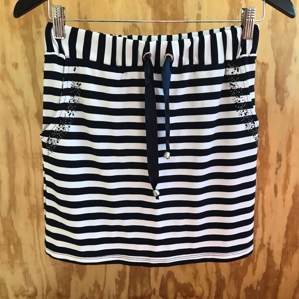 Black & White Skirt w/ Pockets